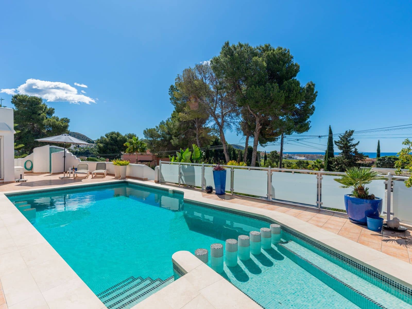 5 bedroom Villa for sale in Moraira with pool garage - € 1,499,000 (Ref: 9824225)