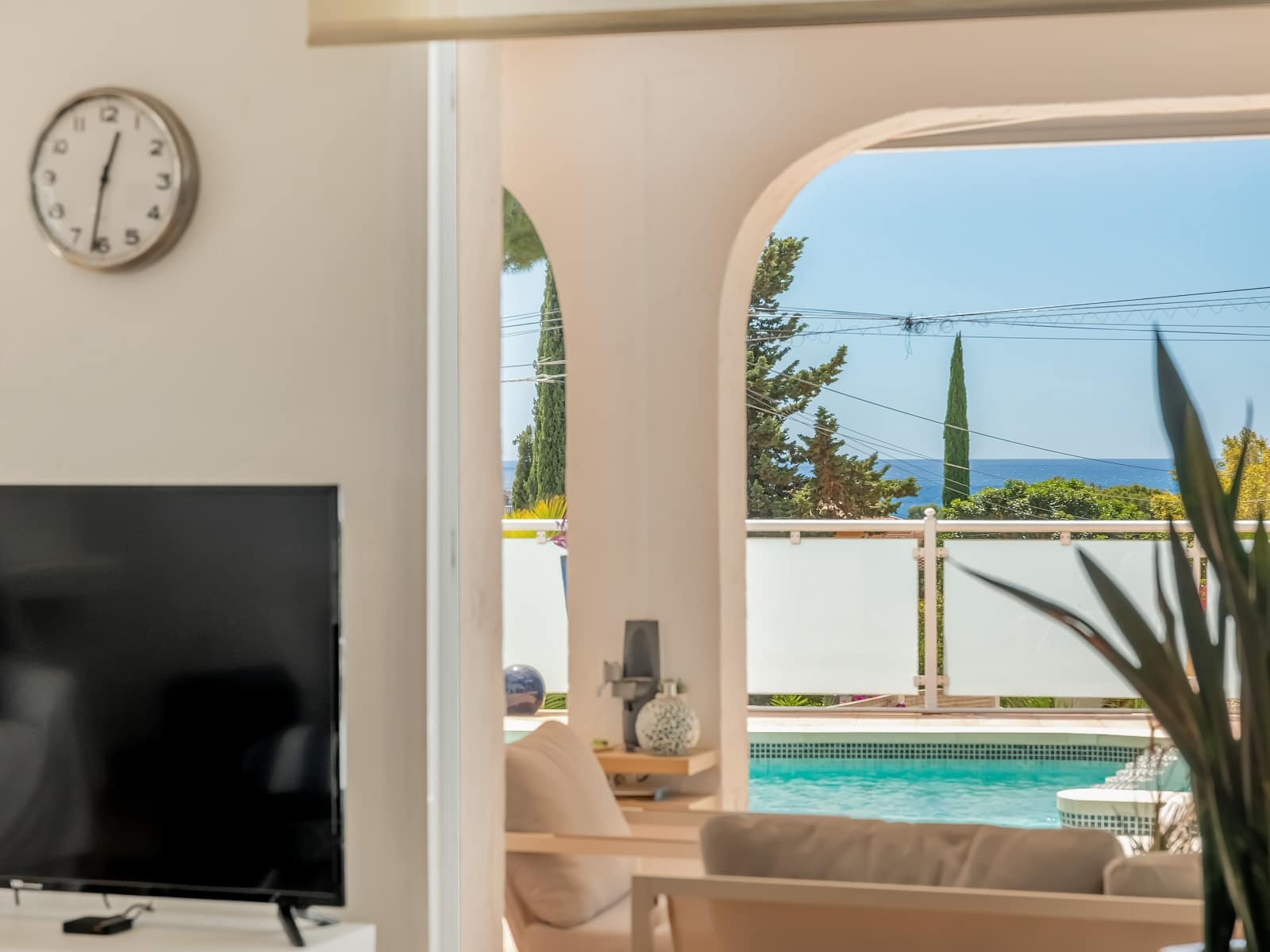 5 bedroom Villa for sale in Moraira with pool garage - € 1,499,000 (Ref: 9824225)