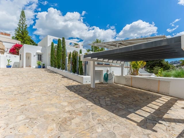 5 soveværelse Villa til salg i Moraira, Teulada-Moraira med swimmingpool garage - € 1.499.000 (Ref: 9824225)