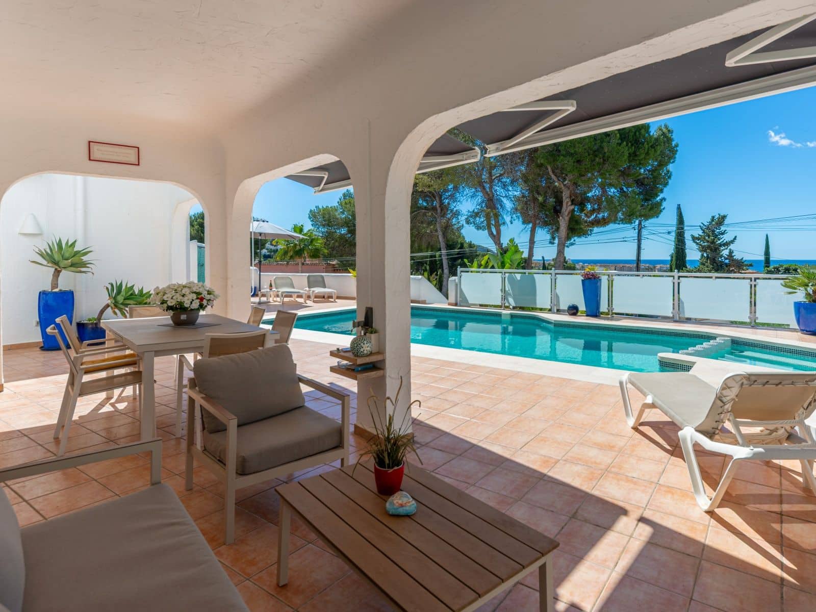 5 bedroom Villa for sale in Moraira with pool garage - € 1,499,000 (Ref: 9824225)