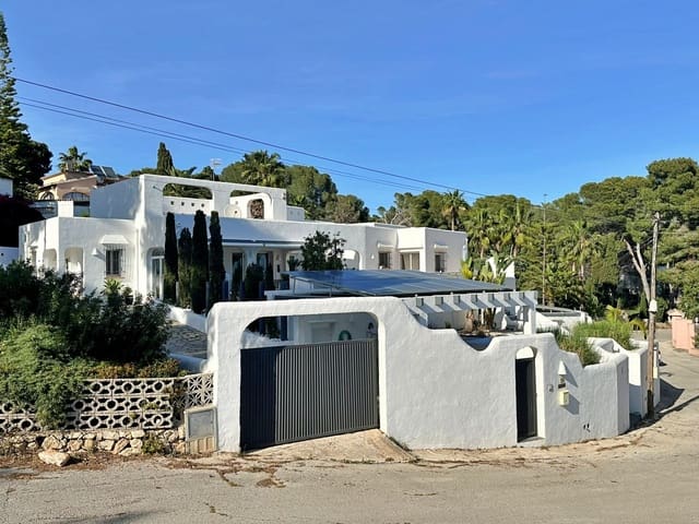 5 soveværelse Villa til salg i Moraira, Teulada-Moraira med swimmingpool garage - € 1.499.000 (Ref: 9824225)