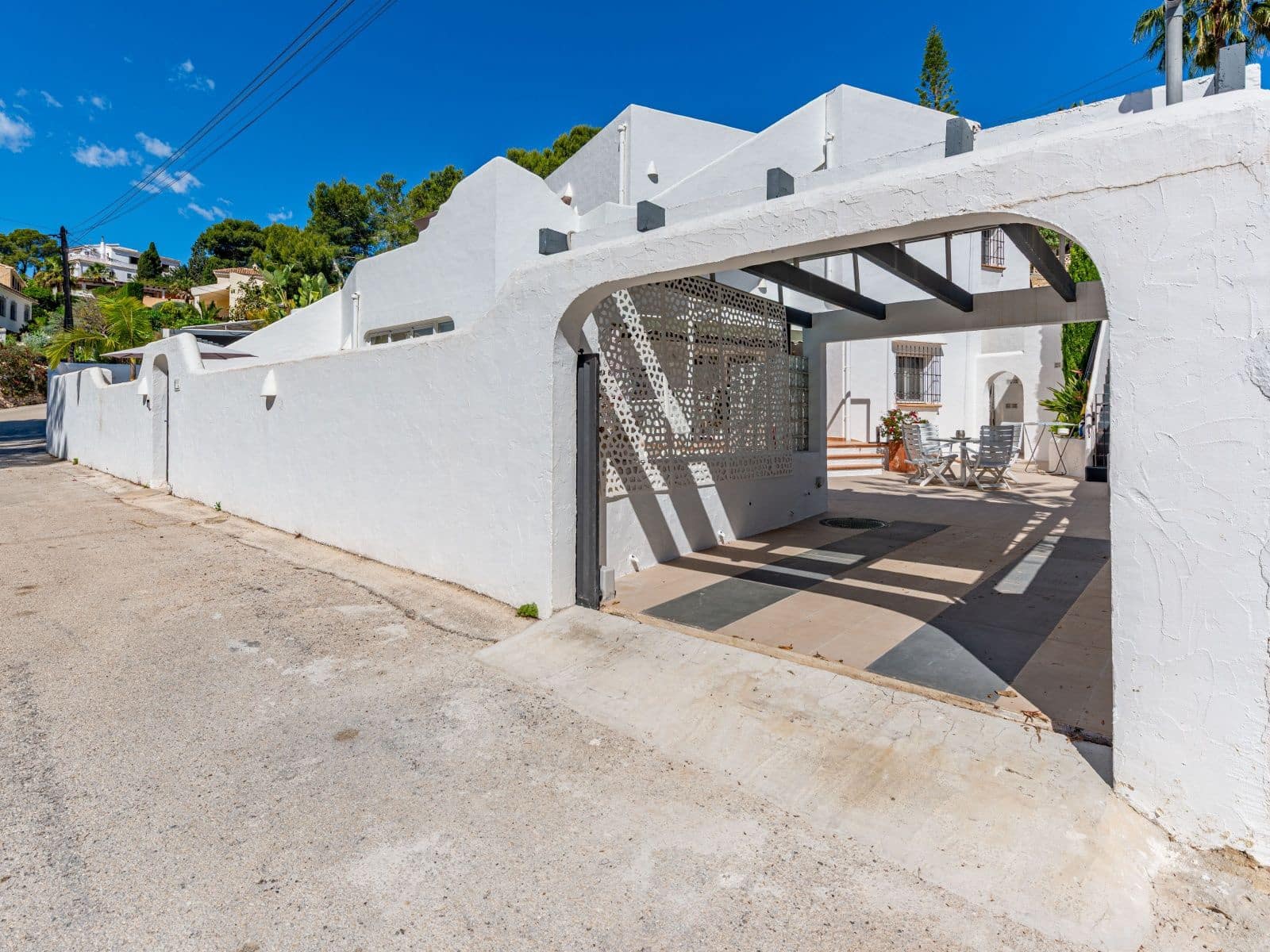 5 bedroom Villa for sale in Moraira with pool garage - € 1,499,000 (Ref: 9824225)