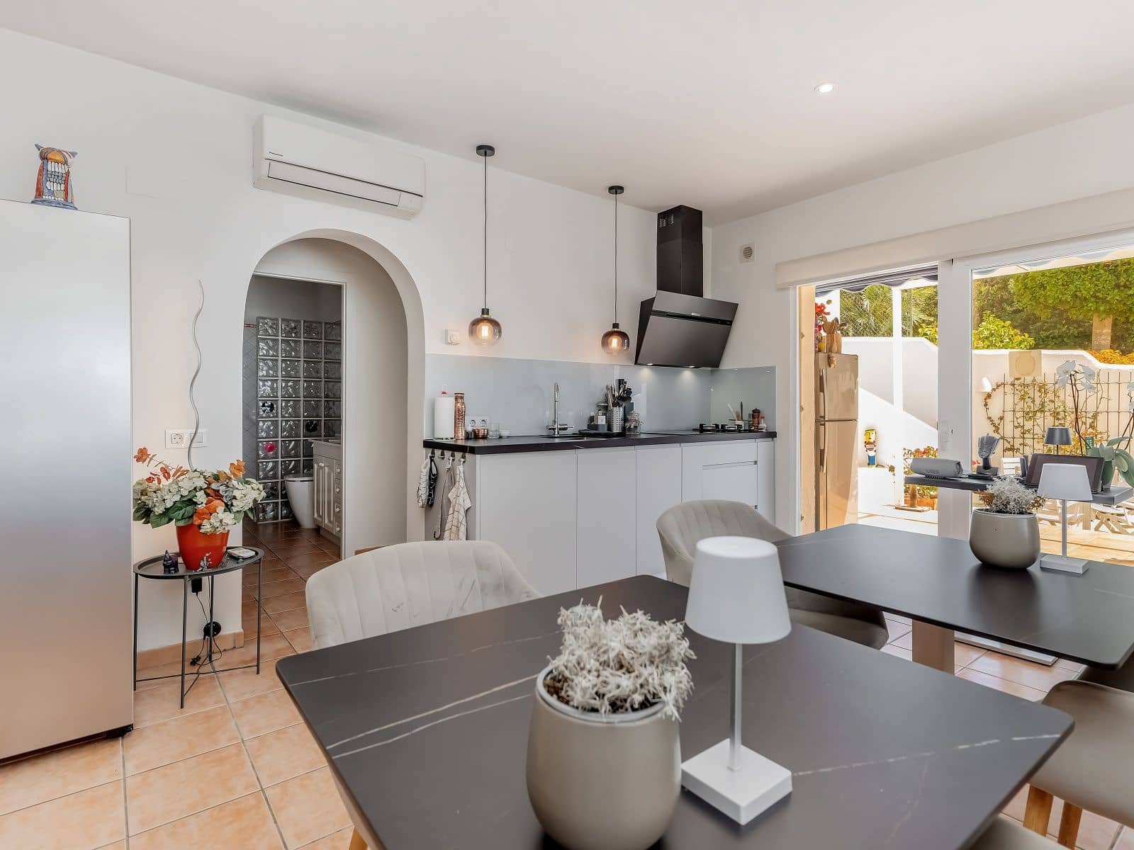 5 bedroom Villa for sale in Moraira with pool garage - € 1,499,000 (Ref: 9824225)