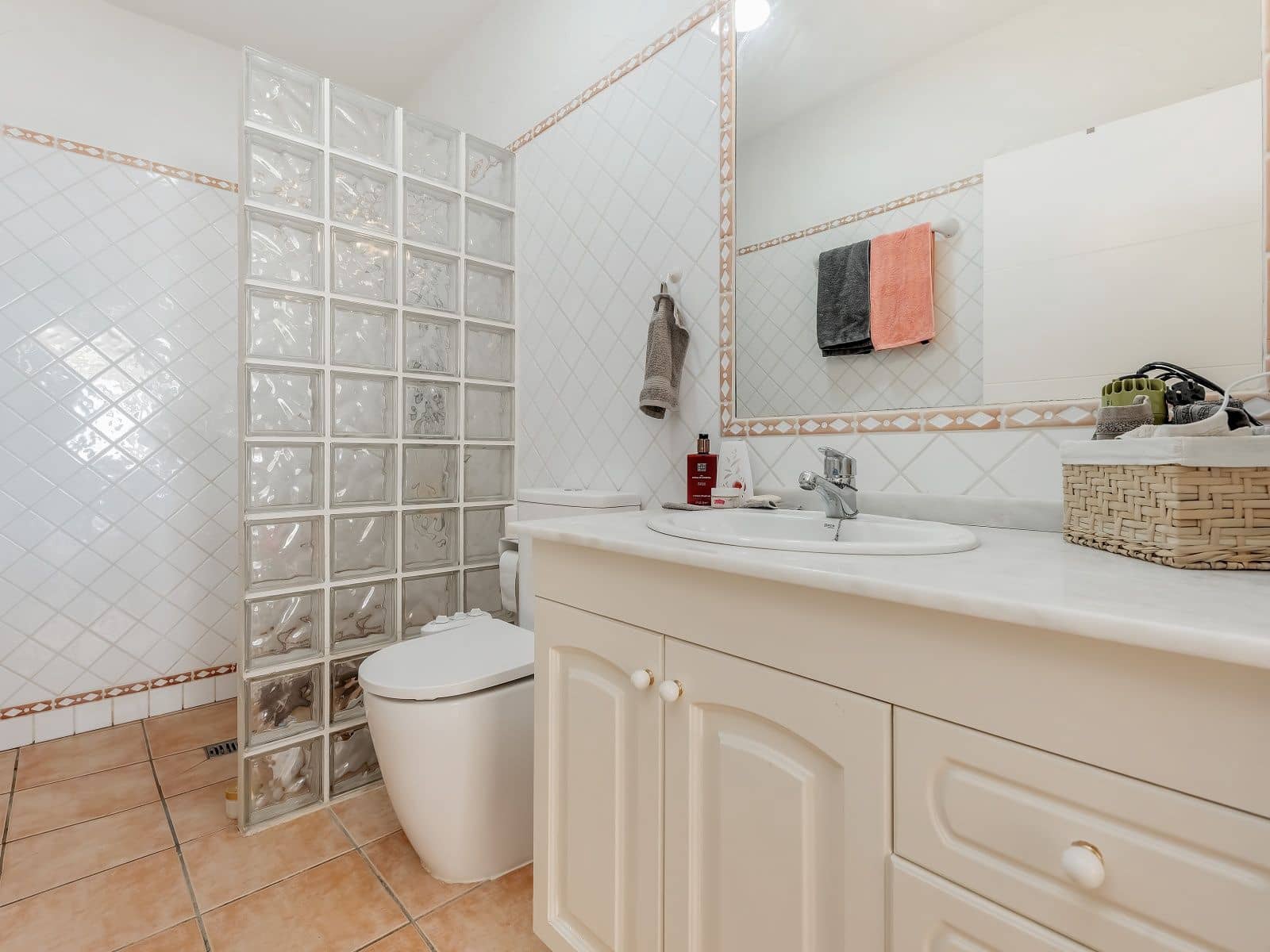 5 bedroom Villa for sale in Moraira with pool garage - € 1,499,000 (Ref: 9824225)
