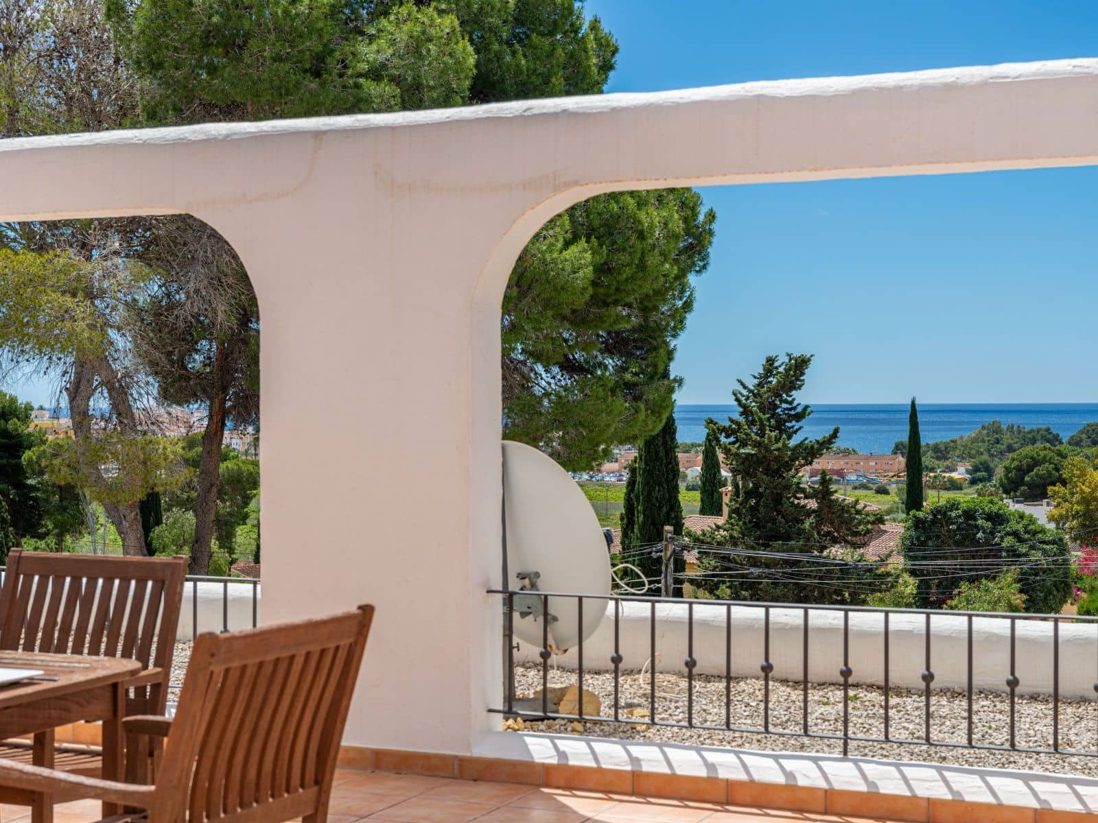 5 bedroom Villa for sale in Moraira with pool garage - € 1,499,000 (Ref: 9824225)