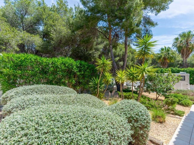 3 bedroom Villa for sale in Moraira, Teulada-Moraira with pool garage - € 1,090,000 (Ref: 9858705)