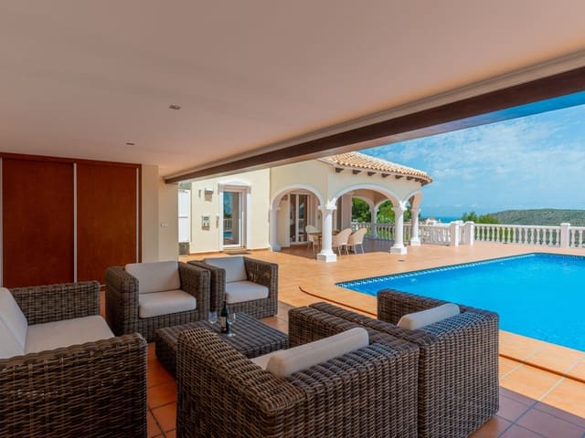 5 soverom Villa til salgs i La Sella med svømmebasseng garasje - € 1 070 000 (Ref: 9912256)