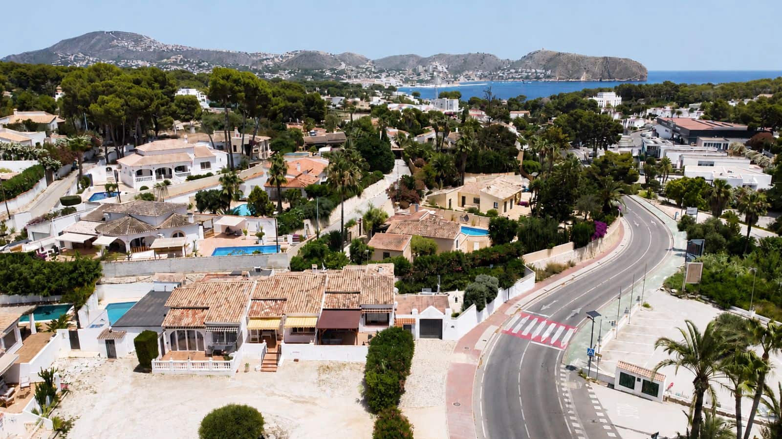 2 bedroom Bungalow for sale in Moraira with garage - € 248,000 (Ref: 9924875)