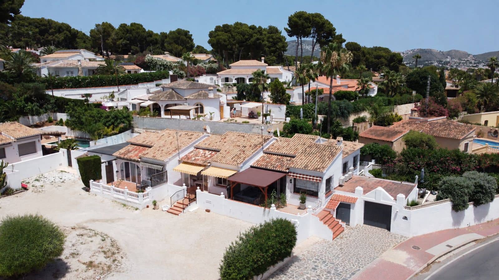 2 bedroom Bungalow for sale in Moraira with garage - € 248,000 (Ref: 9924875)