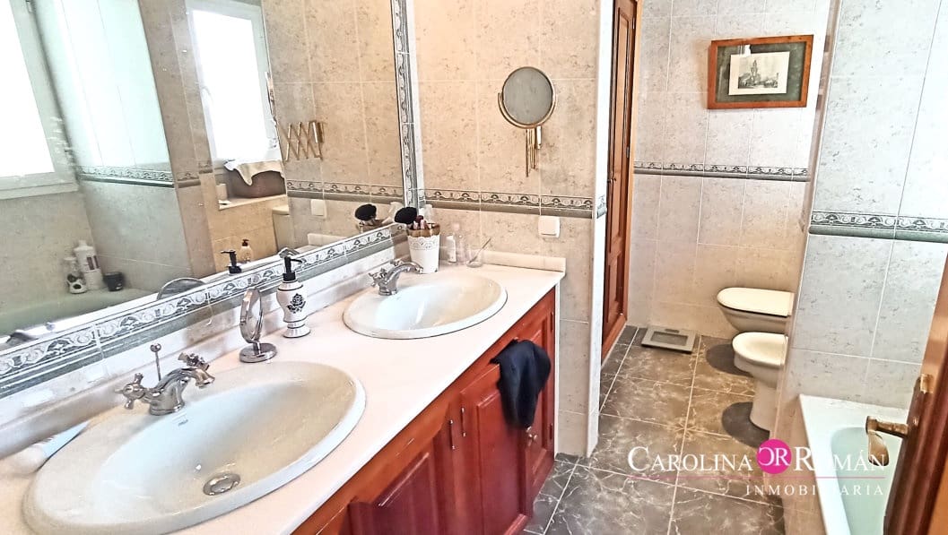 4 chambre Maison de Ville à vendre à Benahavis avec piscine garage - 1 499 999 € (Ref: 8521000)