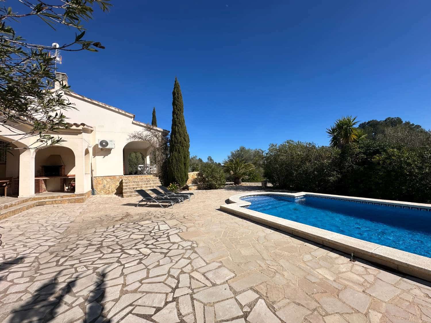 4 bedroom Villa for sale in L'Ametlla de Mar with pool - € 440,000 (Ref: 10132618)