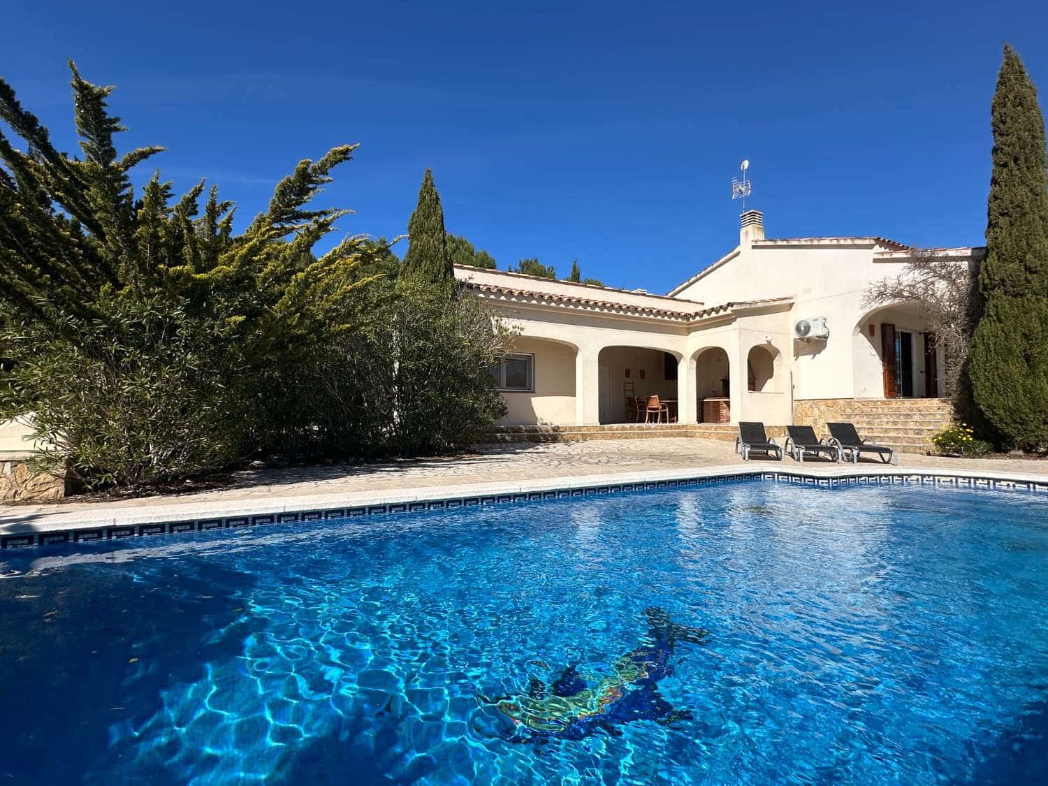 4 bedroom Villa for sale in L'Ametlla de Mar with pool - € 440,000 (Ref: 10132618)