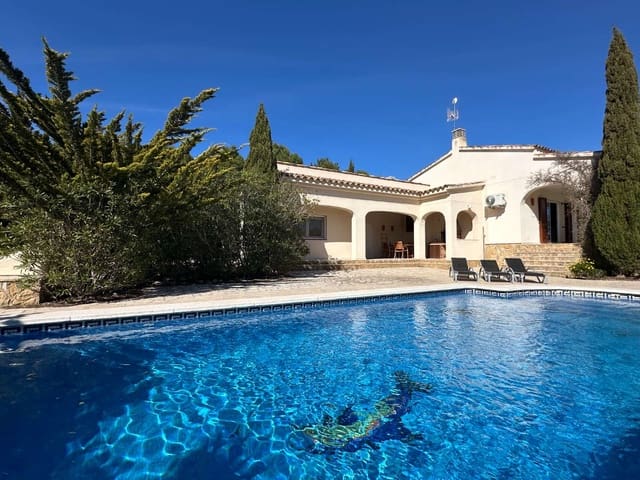 4 makuuhuone Huvila myytävänä paikassa L'Ametlla de Mar mukana uima-altaan - 440 000 € (Ref: 10132618)