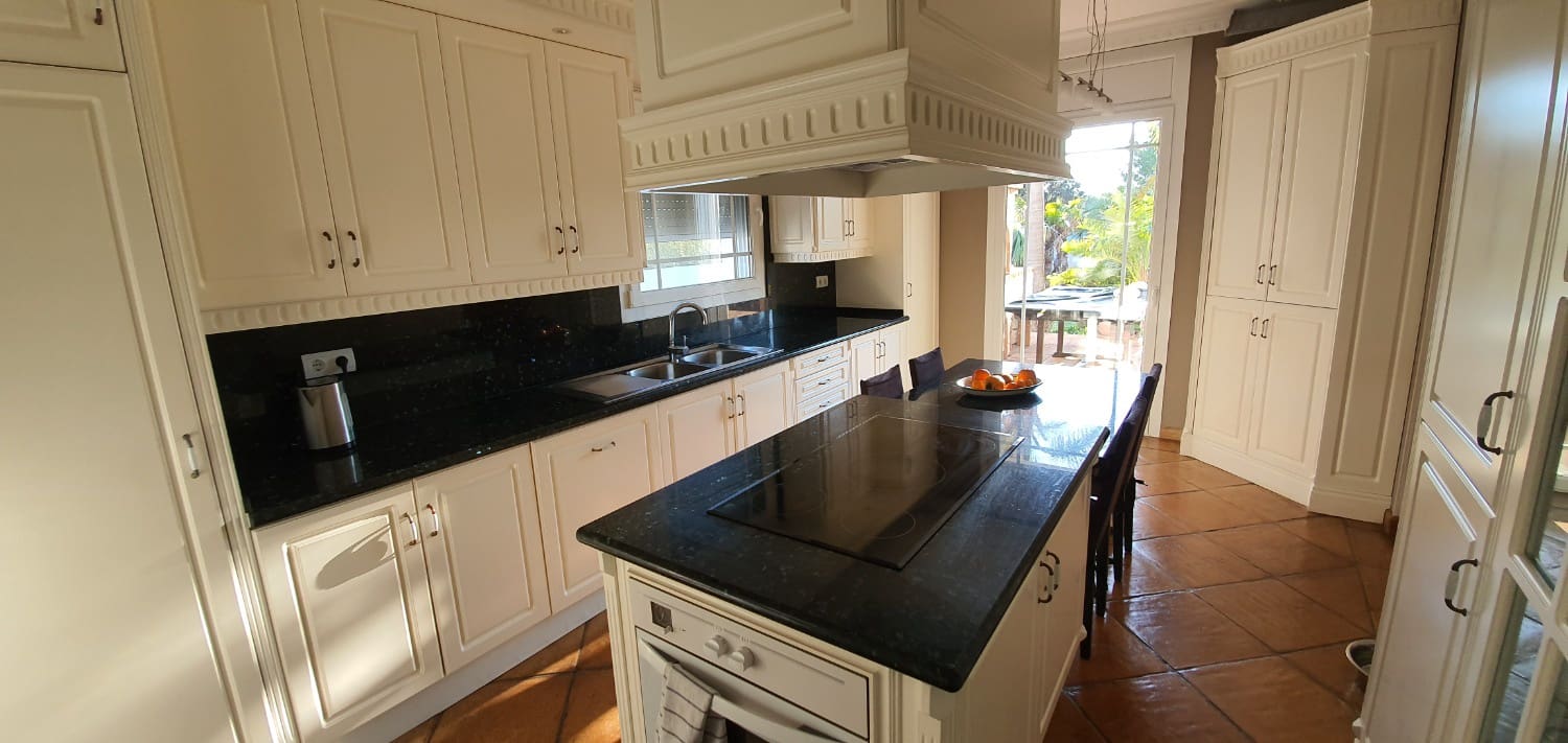 Chalet de 7 habitaciones en Mont-roig del Camp en venta con piscina garaje - 795.000 € (Ref: 5692327)