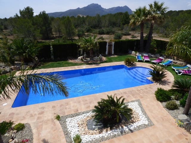 Chalet de 7 habitaciones en Mont-roig del Camp en venta con piscina garaje - 795.000 € (Ref: 5692327)