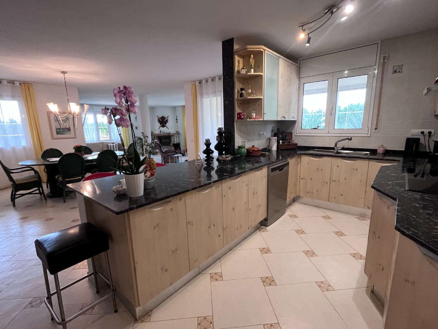 4 soveværelse Villa til salg i L'Ametlla de Mar med swimmingpool garage - € 850.000 (Ref: 7442305)