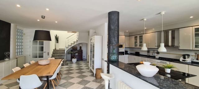 5 makuuhuone Huvila myytävänä paikassa L'Ametlla de Mar mukana uima-altaan - 1 800 000 € (Ref: 7458953)