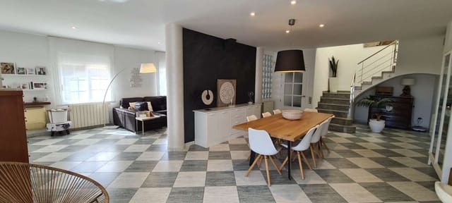 5 makuuhuone Huvila myytävänä paikassa L'Ametlla de Mar mukana uima-altaan - 1 800 000 € (Ref: 7458953)