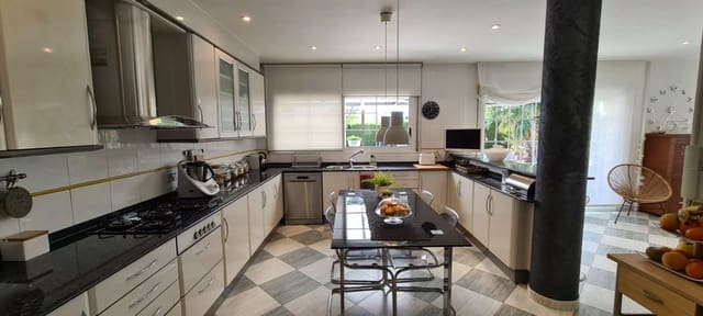 5 makuuhuone Huvila myytävänä paikassa L'Ametlla de Mar mukana uima-altaan - 1 800 000 € (Ref: 7458953)