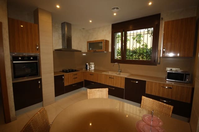 5 makuuhuone Huvila myytävänä paikassa L'Ametlla de Mar mukana uima-altaan - 1 300 000 € (Ref: 7464656)