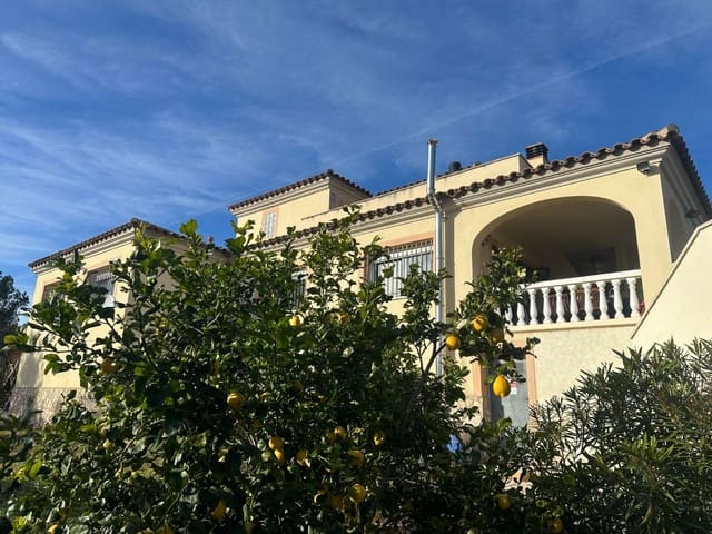 4 soverom Villa til salgs i L'Ametlla de Mar med svømmebasseng garasje - € 500 000 (Ref: 8742978)