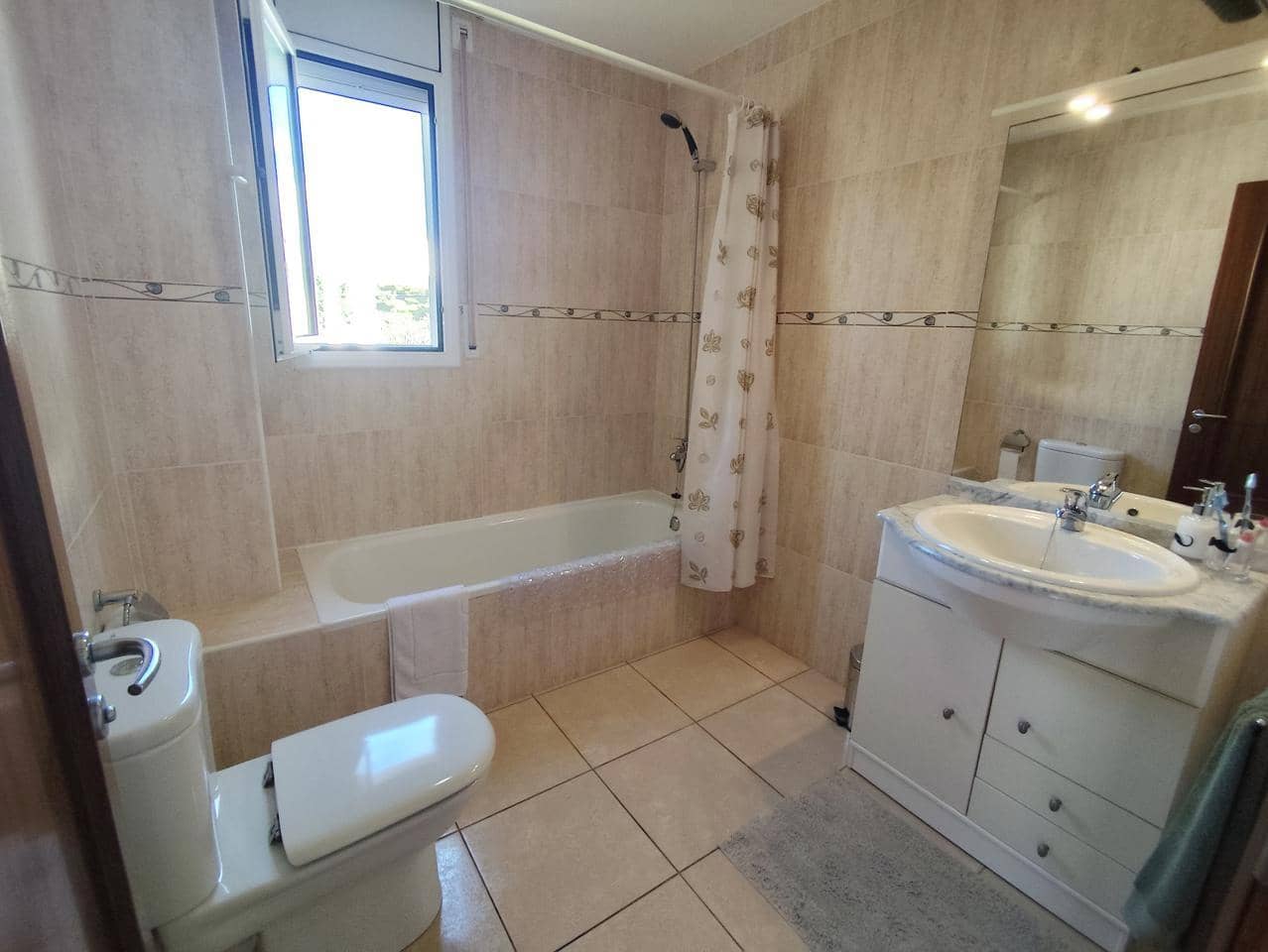 3 soveværelse Byhus til salg i L'Ametlla de Mar med swimmingpool - € 260.000 (Ref: 8844438)