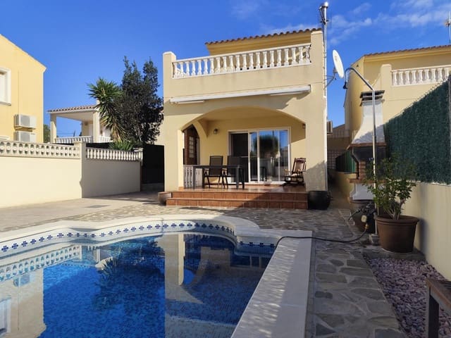 3 bedroom Townhouse for sale in L'Ametlla de Mar with pool - € 260,000 (Ref: 8844438)
