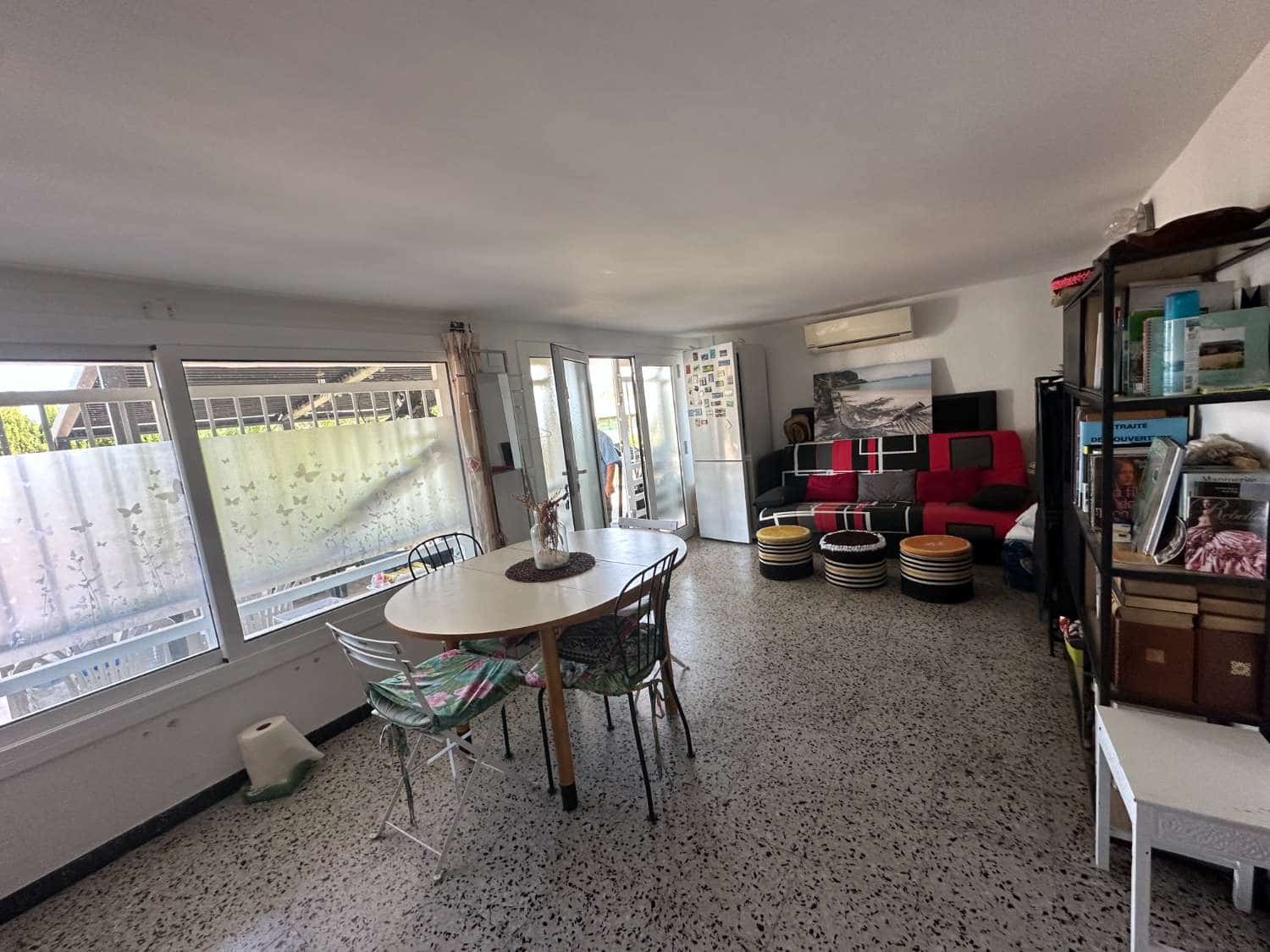 4 soveværelse Villa til salg i Pratdip med garage - € 245.000 (Ref: 9162075)