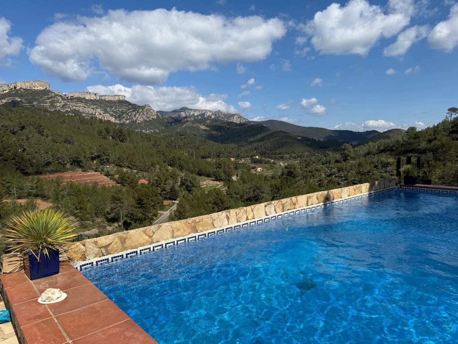 5 soveværelse Byhus til salg i Pratdip med swimmingpool - € 425.000 (Ref: 9166821)