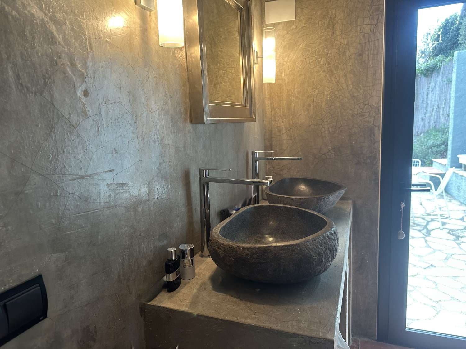 5 soveværelse Byhus til salg i Pratdip med swimmingpool - € 425.000 (Ref: 9166821)