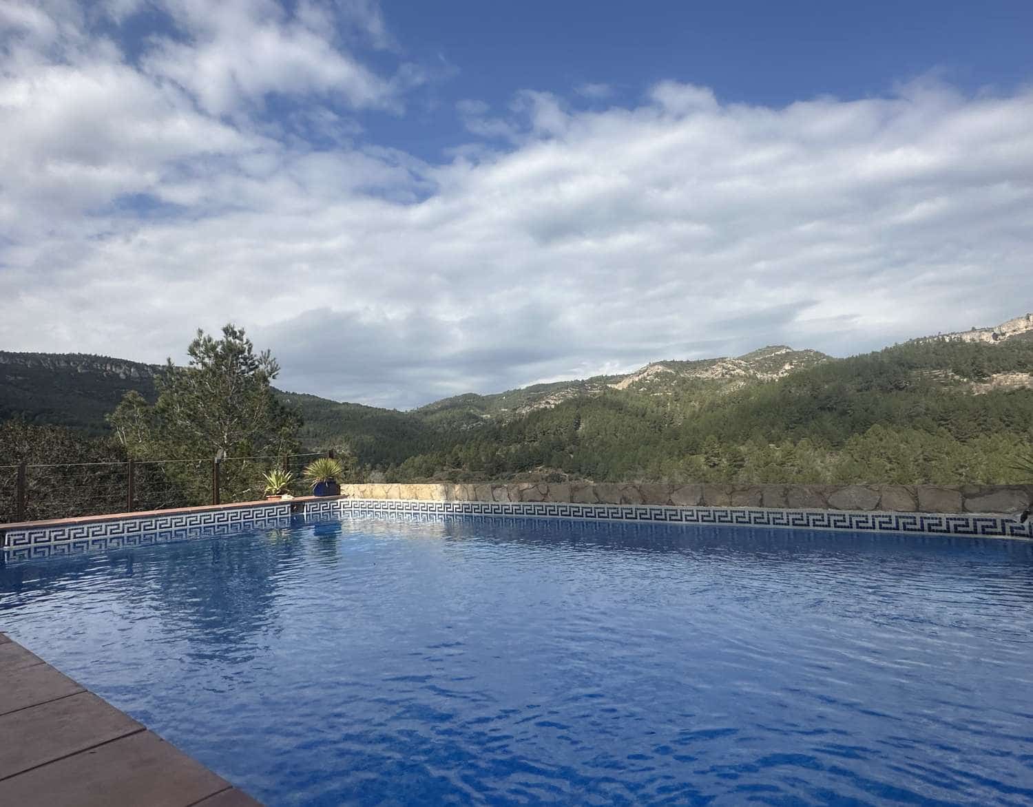 5 soveværelse Byhus til salg i Pratdip med swimmingpool - € 425.000 (Ref: 9166821)