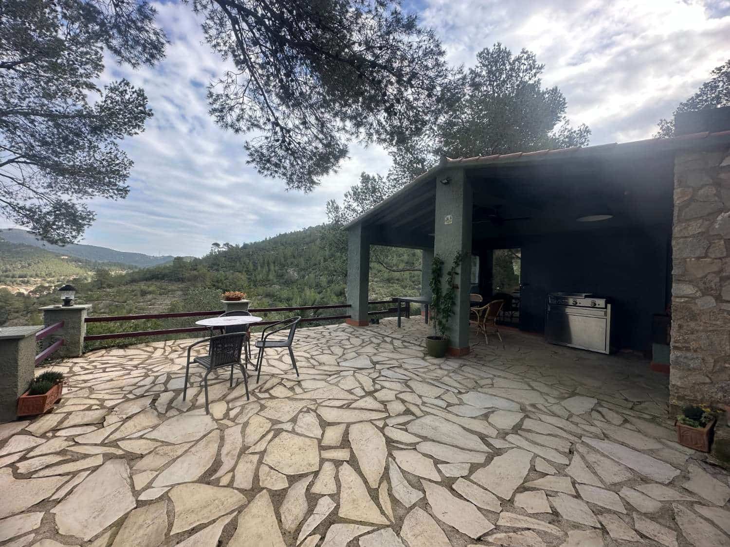 5 soveværelse Byhus til salg i Pratdip med swimmingpool - € 425.000 (Ref: 9166821)