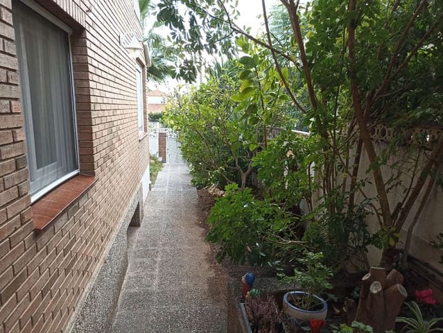 Pareado de 5 habitaciones en Salou en venta - 420.000 € (Ref: 9188122)