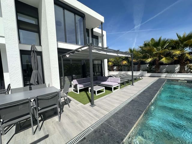 4 slaapkamer Halfvrijstaande villa te koop in L'Ametlla de Mar met zwembad - € 459.000 (Ref: 9209092)