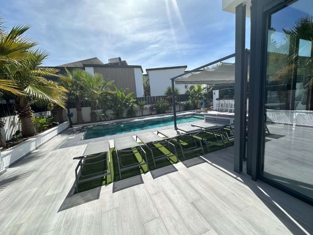 4 slaapkamer Halfvrijstaande villa te koop in L'Ametlla de Mar met zwembad - € 459.000 (Ref: 9209092)