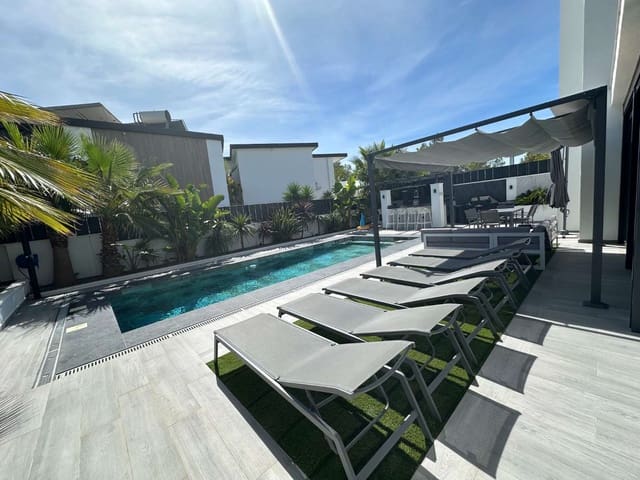 4 slaapkamer Halfvrijstaande villa te koop in L'Ametlla de Mar met zwembad - € 459.000 (Ref: 9209092)
