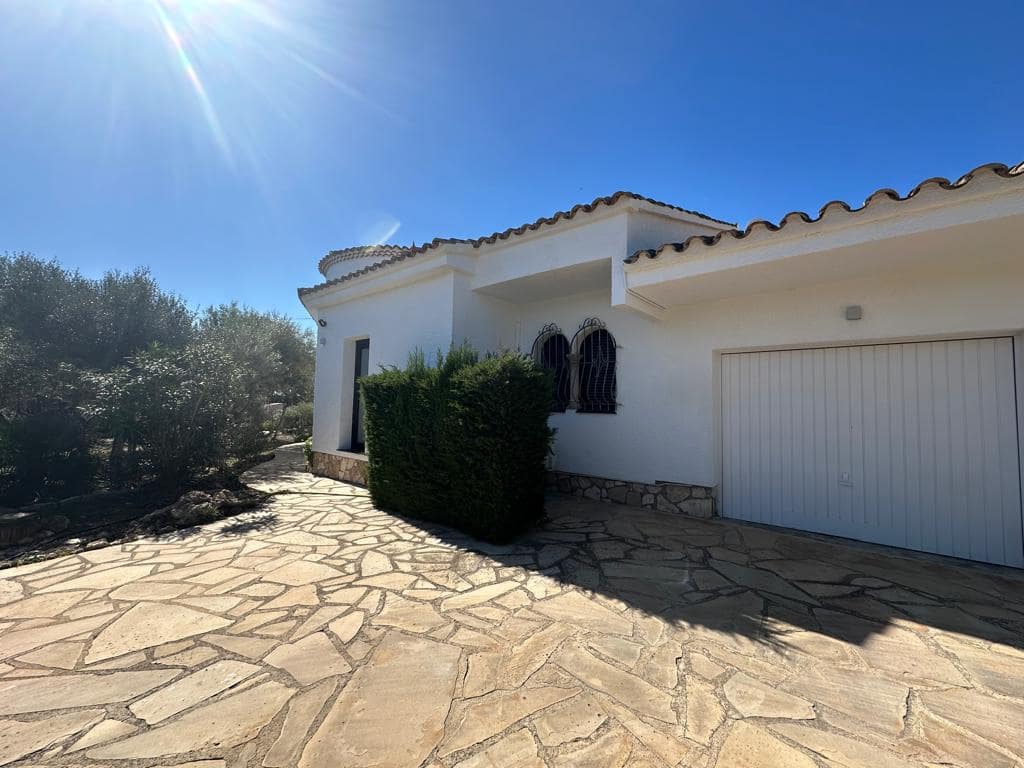 3 makuuhuone Huvila myytävänä paikassa L'Ametlla de Mar mukana uima-altaan 
autotalli - 480 000 € (Ref: 9276156)