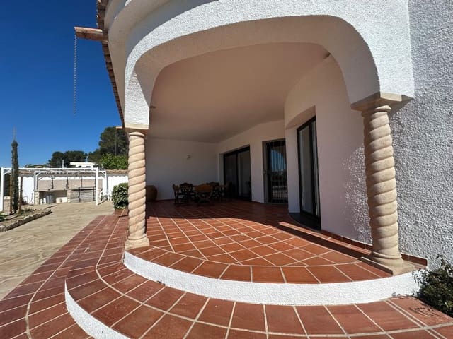 3 makuuhuone Huvila myytävänä paikassa L'Ametlla de Mar mukana uima-altaan 
autotalli - 480 000 € (Ref: 9276156)