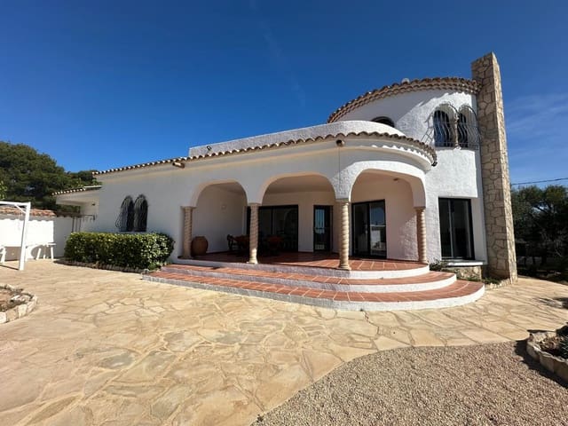 3 makuuhuone Huvila myytävänä paikassa L'Ametlla de Mar mukana uima-altaan 
autotalli - 480 000 € (Ref: 9276156)