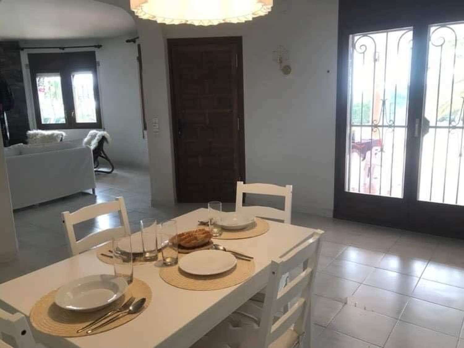 3 makuuhuone Huvila myytävänä paikassa L'Ametlla de Mar mukana uima-altaan 
autotalli - 480 000 € (Ref: 9276156)