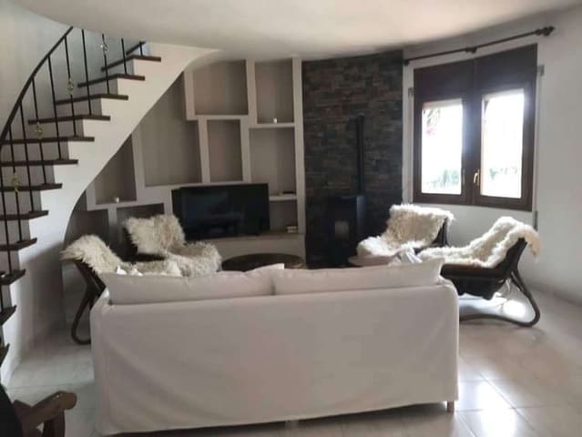 3 makuuhuone Huvila myytävänä paikassa L'Ametlla de Mar mukana uima-altaan 
autotalli - 480 000 € (Ref: 9276156)