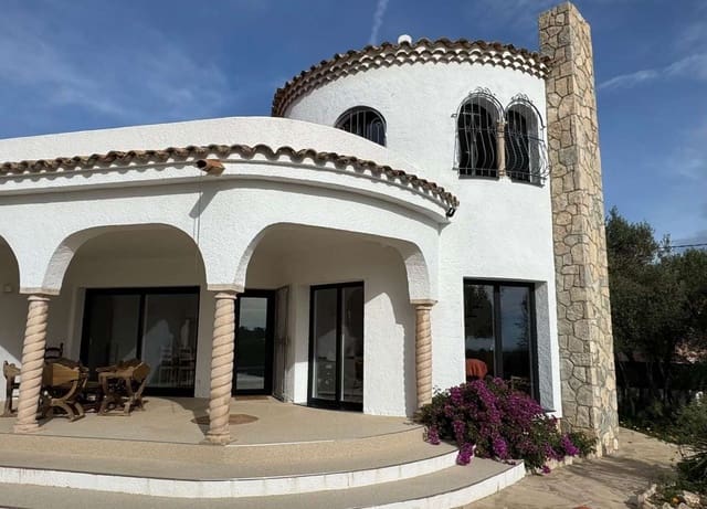 3 makuuhuone Huvila myytävänä paikassa L'Ametlla de Mar mukana uima-altaan 
autotalli - 480 000 € (Ref: 9276156)