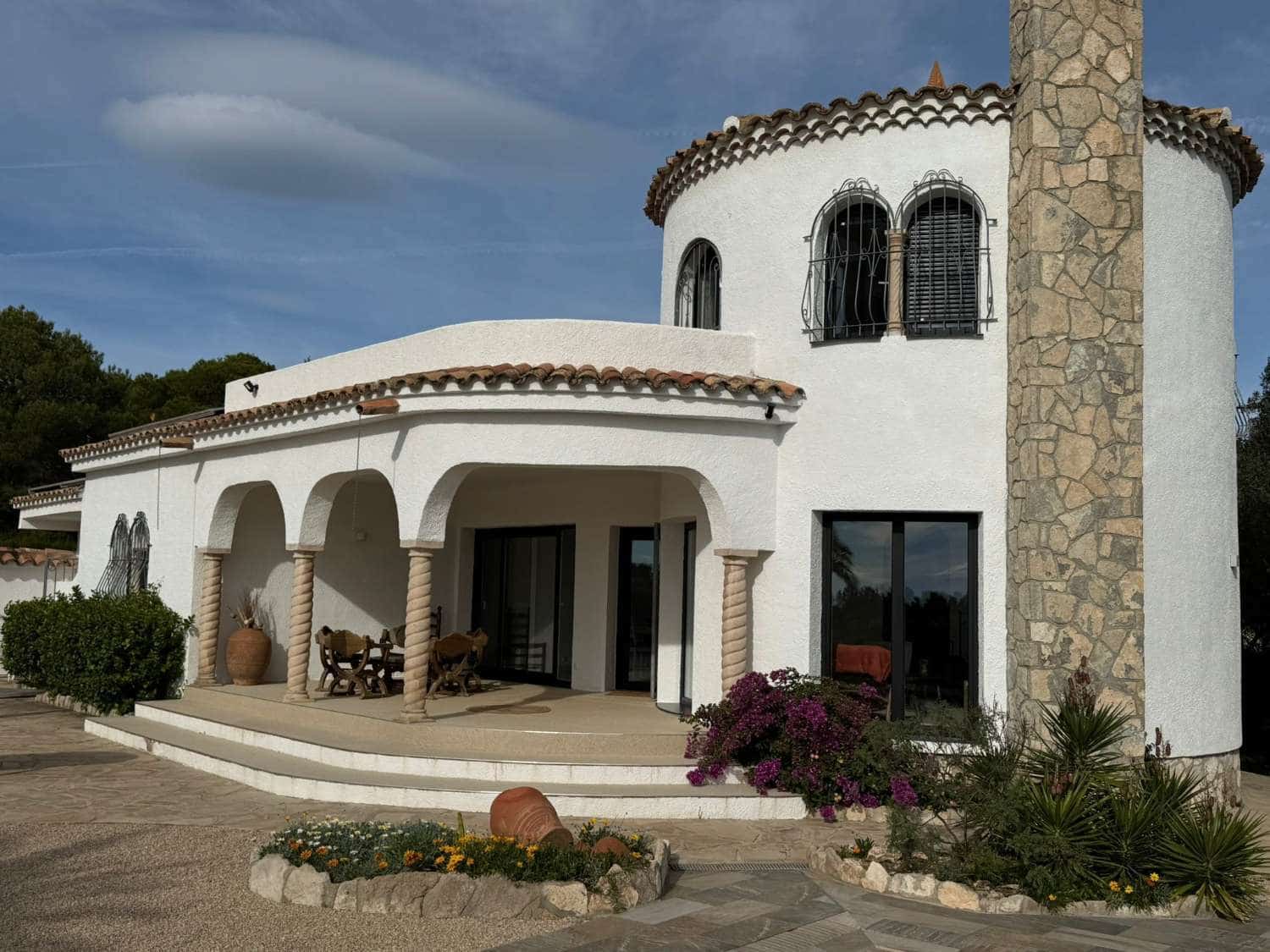 3 makuuhuone Huvila myytävänä paikassa L'Ametlla de Mar mukana uima-altaan 
autotalli - 480 000 € (Ref: 9276156)