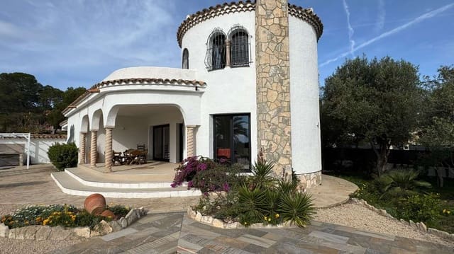 3 makuuhuone Huvila myytävänä paikassa L'Ametlla de Mar mukana uima-altaan 
autotalli - 480 000 € (Ref: 9276156)