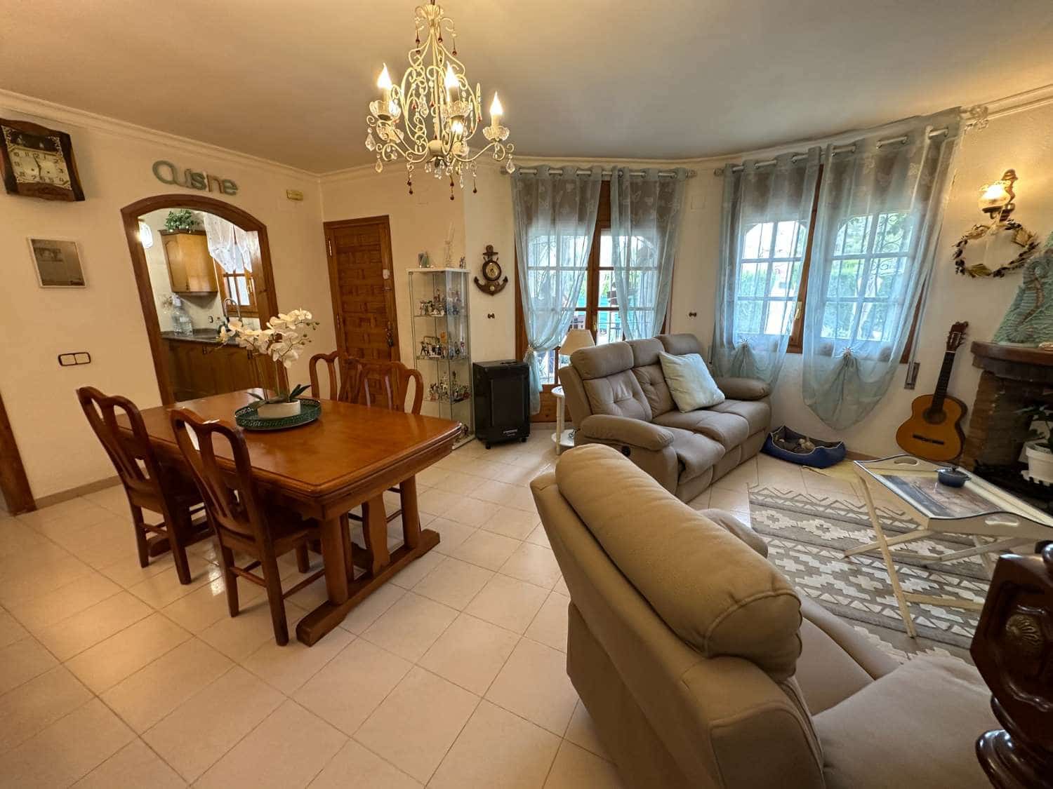 3 makuuhuone Huvila myytävänä paikassa L'Ametlla de Mar mukana uima-altaan - 363 000 € (Ref: 9347003)