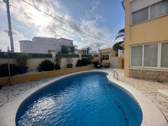 4 chambre Villa/Maison à vendre à L'Ametlla de Mar avec piscine - 330 000 € (Ref: 9535586)