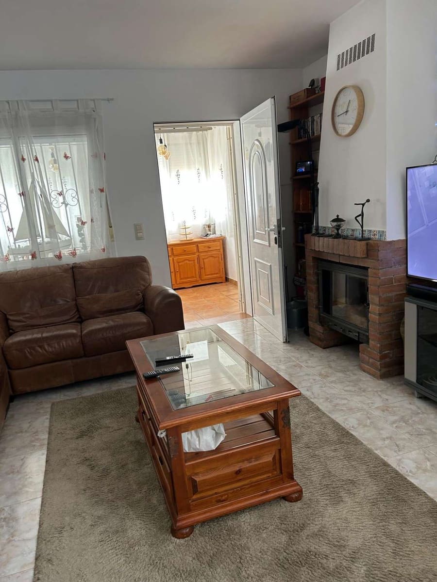 4 bedroom Villa for sale in L'Ametlla de Mar with pool - € 330,000 (Ref: 9535586)