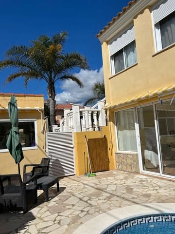 Chalet de 4 habitaciones en L'Ametlla de Mar en venta con piscina - 330.000 € (Ref: 9535586)