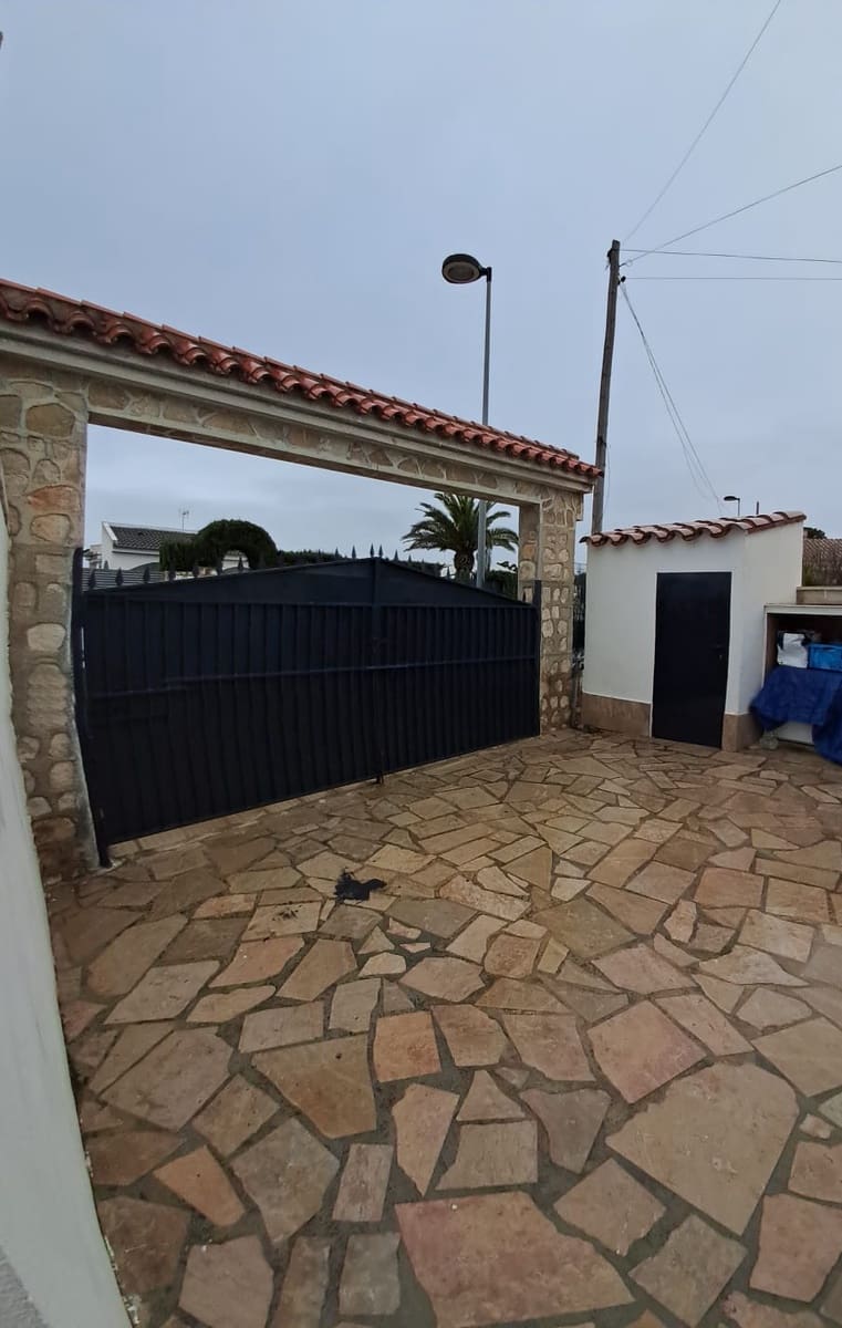 Chalet de 3 habitaciones en L'Ametlla de Mar en venta con piscina - 285.000 € (Ref: 9547833)