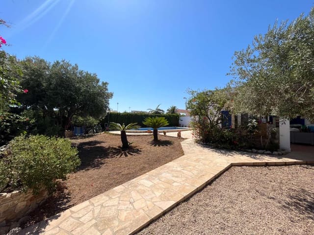 Chalet de 3 habitaciones en L'Ametlla de Mar en venta con piscina - 285.000 € (Ref: 9547833)